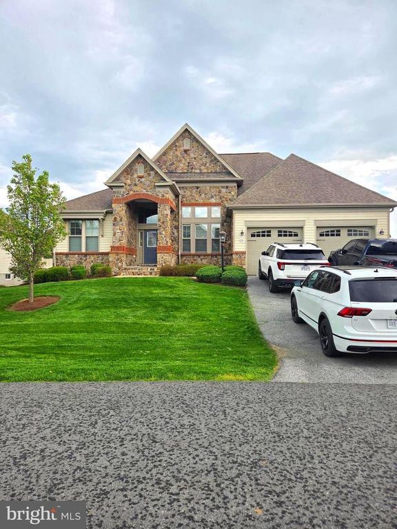 63 POTOMAC CROSSING ST, Charles Town, WV 25414