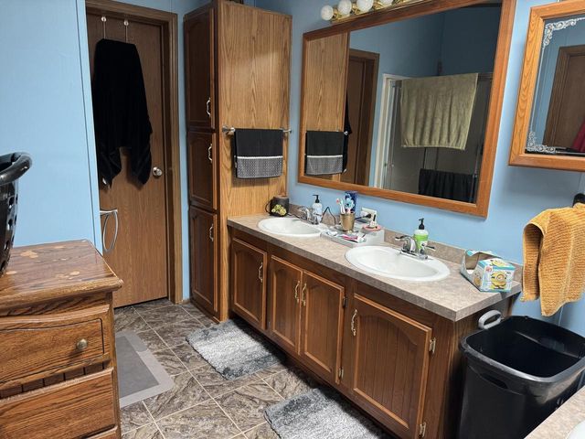 1753 Cedarview DRIVE, Saint Cloud, WI 53079