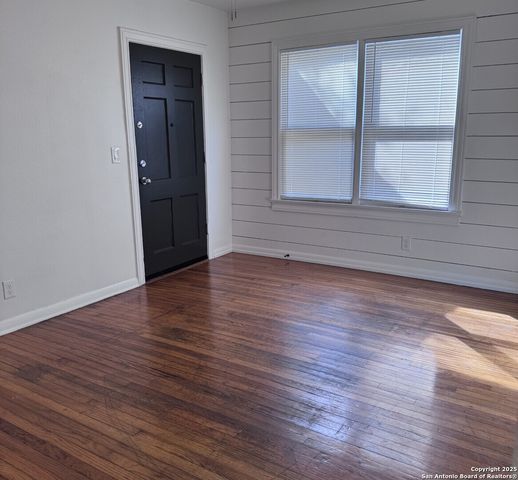 217 Natalen Ave Apt 6, San Antonio, TX 78209