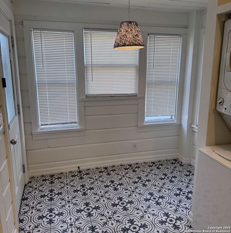 217 Natalen Ave Apt 6, San Antonio, TX 78209