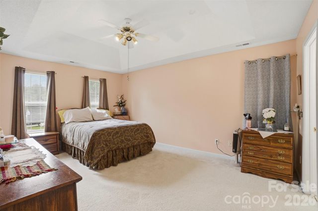 5619 Hedgecrest Place, Charlotte, NC 28269