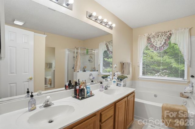 5619 Hedgecrest Place, Charlotte, NC 28269