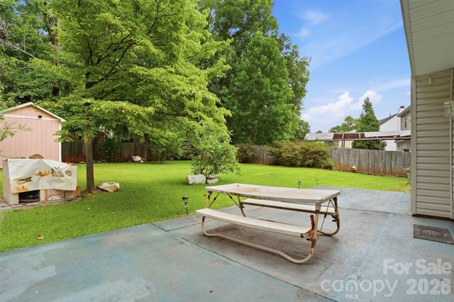 5619 Hedgecrest Place, Charlotte, NC 28269
