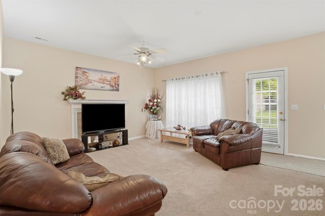 5619 Hedgecrest Place, Charlotte, NC 28269