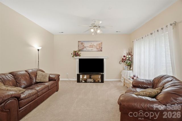 5619 Hedgecrest Place, Charlotte, NC 28269