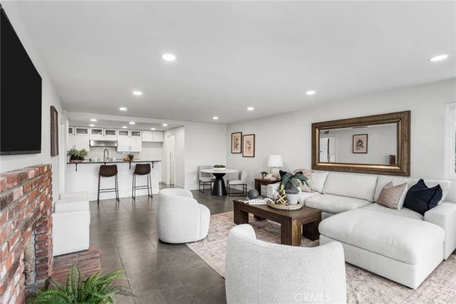 1903 E Bolingridge, Orange, CA 92865