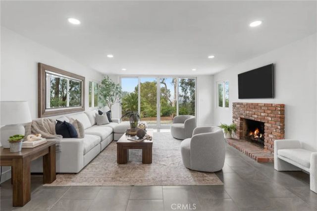1903 E Bolingridge, Orange, CA 92865