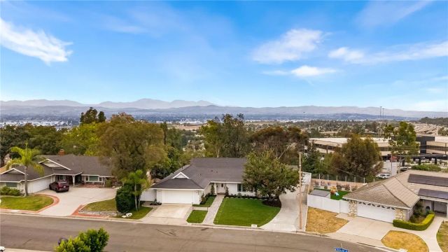 1903 E Bolingridge, Orange, CA 92865