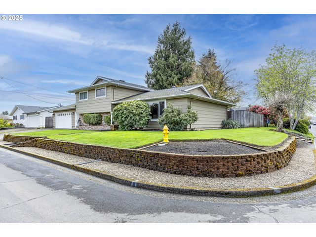2592 DUMAS Dr, Springfield, OR 97477