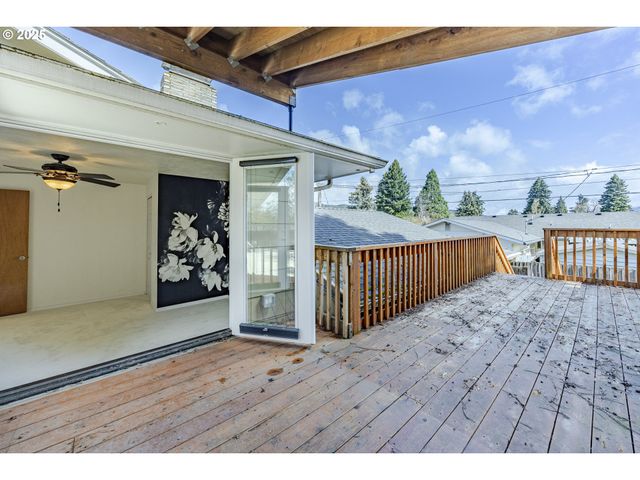 2592 DUMAS Dr, Springfield, OR 97477