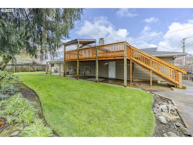 2592 DUMAS Dr, Springfield, OR 97477
