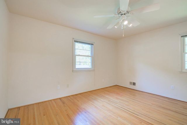 6914 HADLOW DR, Springfield, VA 22152
