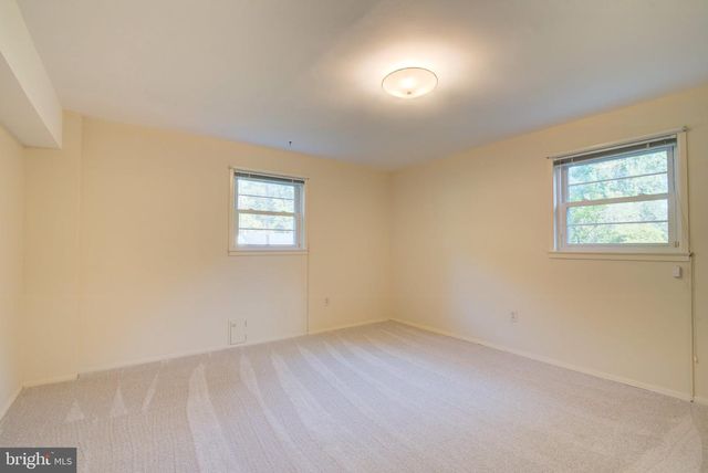 6914 HADLOW DR, Springfield, VA 22152