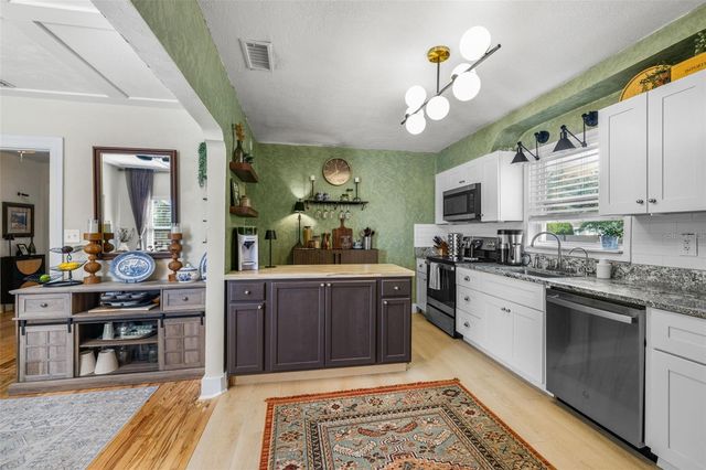 2116 W SAINT LOUIS STREET W, Tampa, FL 33607