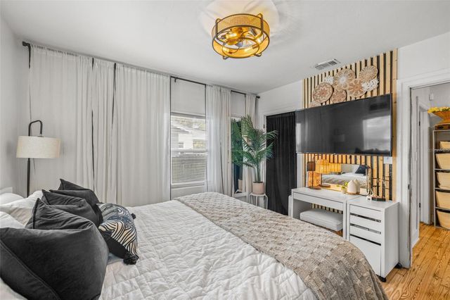 2116 W SAINT LOUIS STREET W, Tampa, FL 33607