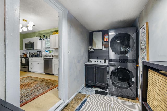 2116 W SAINT LOUIS STREET W, Tampa, FL 33607