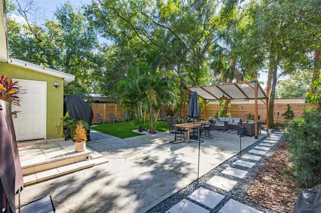 2116 W SAINT LOUIS STREET W, Tampa, FL 33607