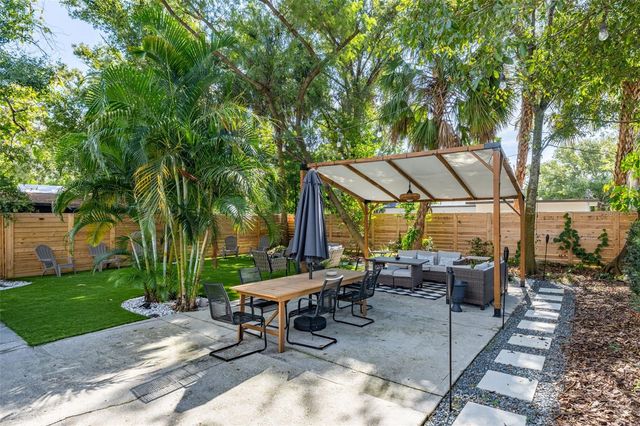 2116 W SAINT LOUIS STREET W, Tampa, FL 33607