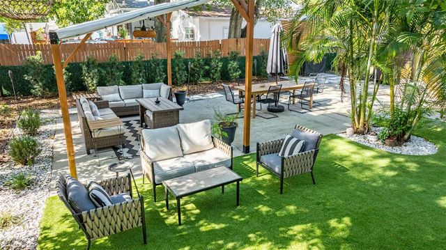 2116 W SAINT LOUIS STREET W, Tampa, FL 33607