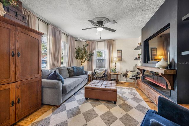 2116 W SAINT LOUIS STREET W, Tampa, FL 33607