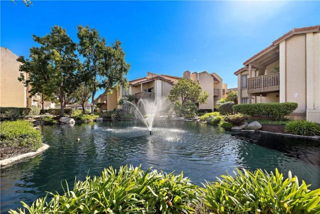 16512 Blackbeard Lane 204, Huntington Beach, CA 92649