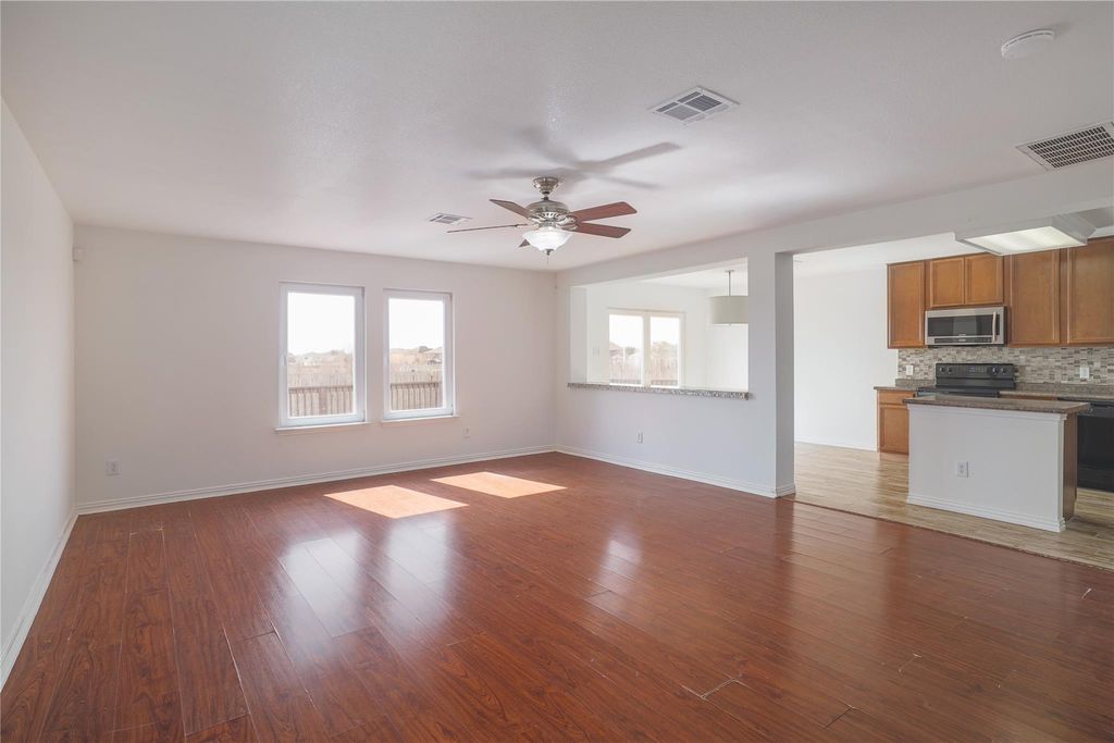 13237 Coomes DR, Del Valle, TX 78617