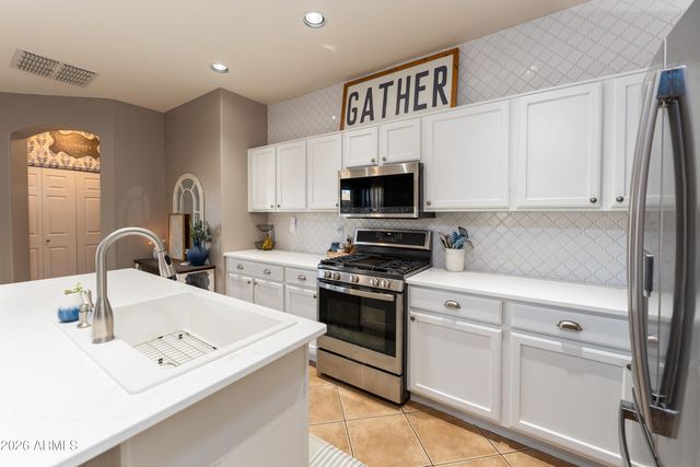 2570 W GRANITE PASS Road, Phoenix, AZ 85085