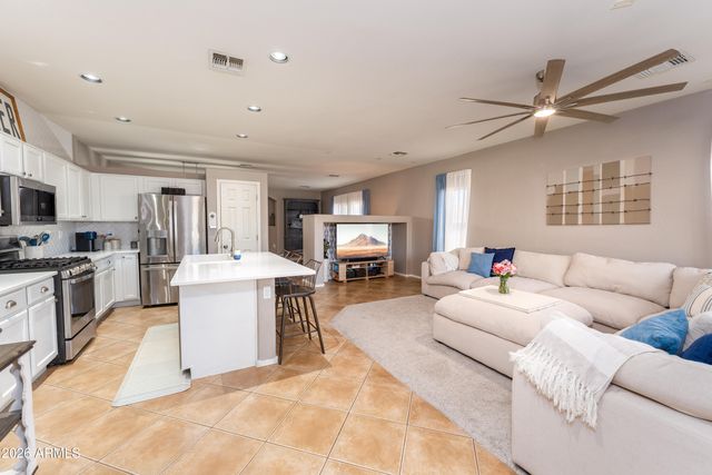 2570 W GRANITE PASS Road, Phoenix, AZ 85085