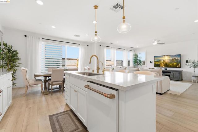 2225 Delta View Ave, Sacramento, CA 95832