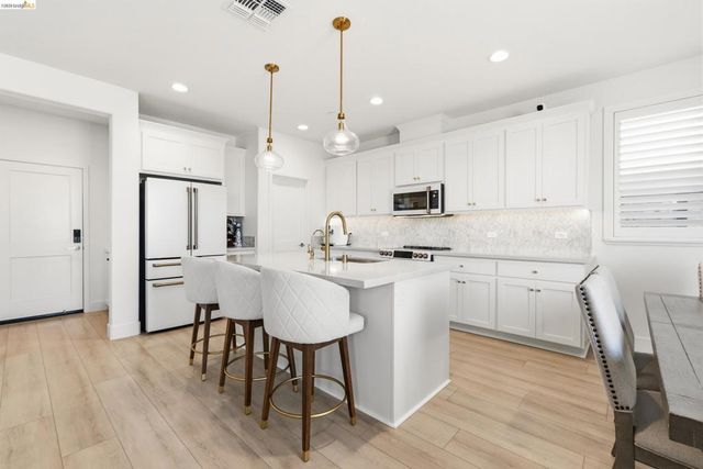 2225 Delta View Ave, Sacramento, CA 95832