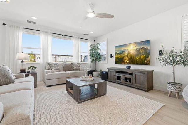 2225 Delta View Ave, Sacramento, CA 95832