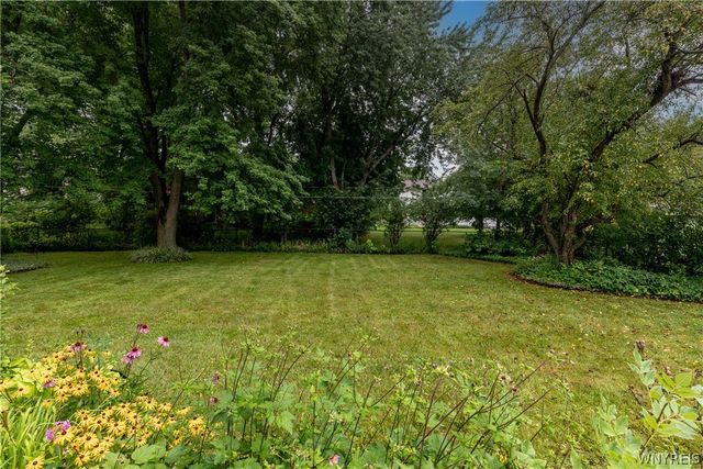 426 Hawthorne Place, Porter, NY 14174