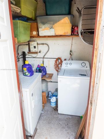 1565 NW 127th St, North Miami, FL 33167