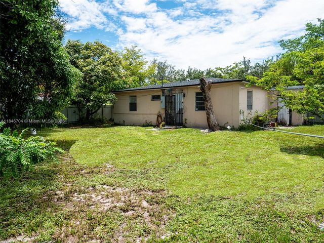 1565 NW 127th St, North Miami, FL 33167