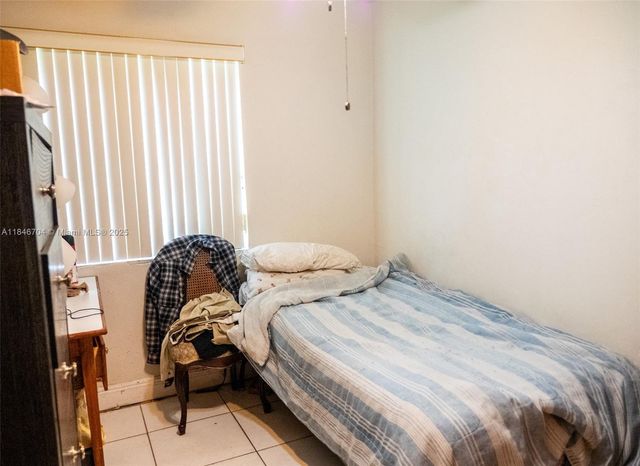 1565 NW 127th St, North Miami, FL 33167