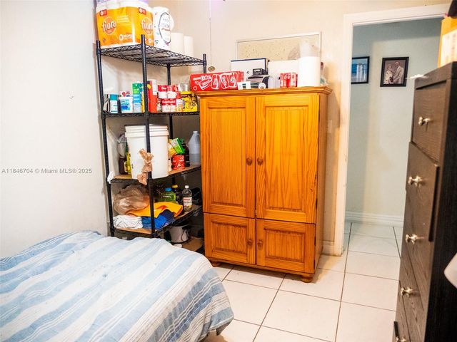 1565 NW 127th St, North Miami, FL 33167