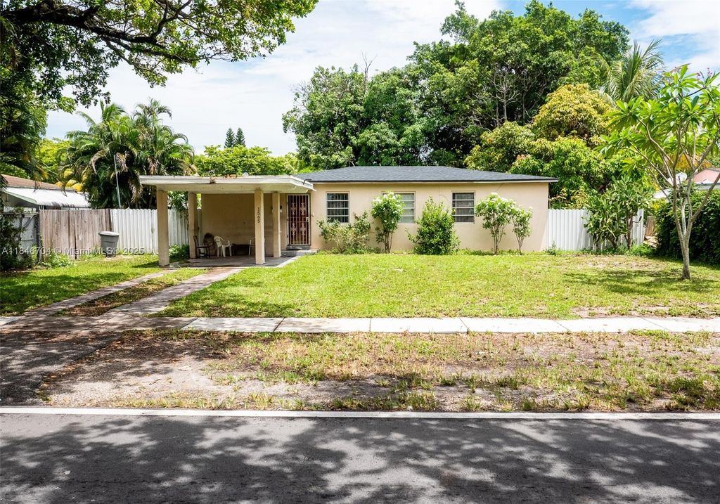 1565 NW 127th St, North Miami, FL 33167