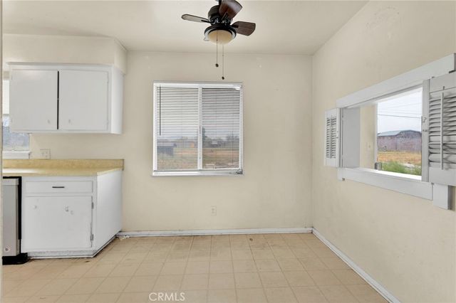 18190 Hiawatha Road, Apple Valley, CA 92307