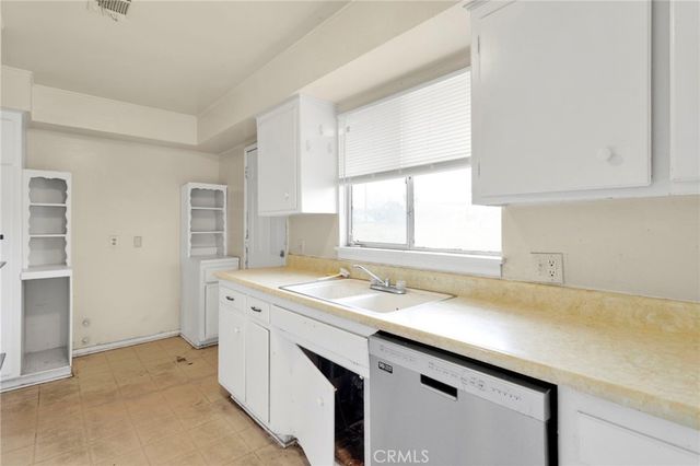 18190 Hiawatha Road, Apple Valley, CA 92307