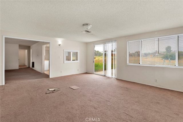 18190 Hiawatha Road, Apple Valley, CA 92307