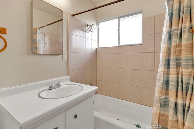 18190 Hiawatha Road, Apple Valley, CA 92307