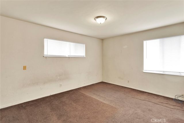 18190 Hiawatha Road, Apple Valley, CA 92307