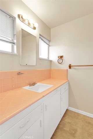 18190 Hiawatha Road, Apple Valley, CA 92307