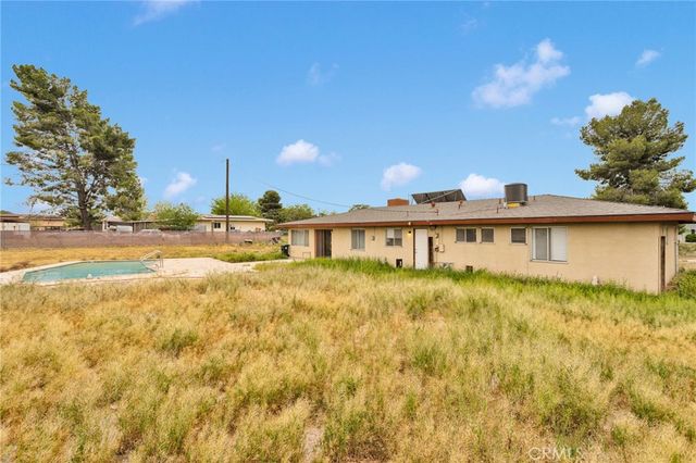18190 Hiawatha Road, Apple Valley, CA 92307