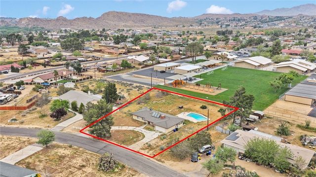 18190 Hiawatha Road, Apple Valley, CA 92307