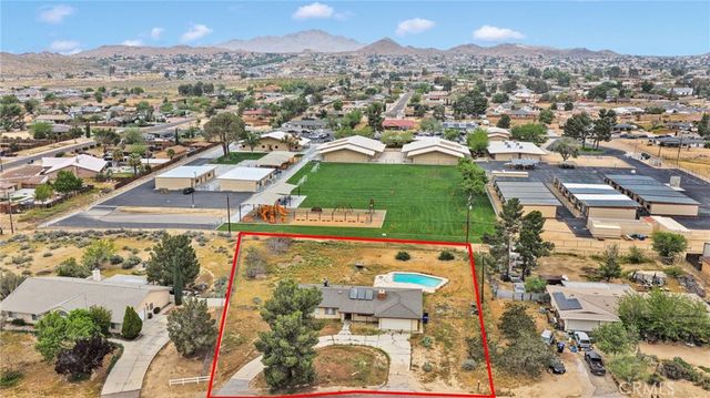 18190 Hiawatha Road, Apple Valley, CA 92307