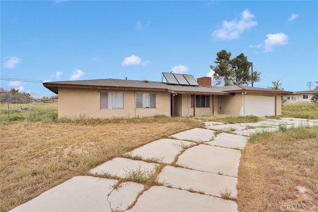 18190 Hiawatha Road, Apple Valley, CA 92307