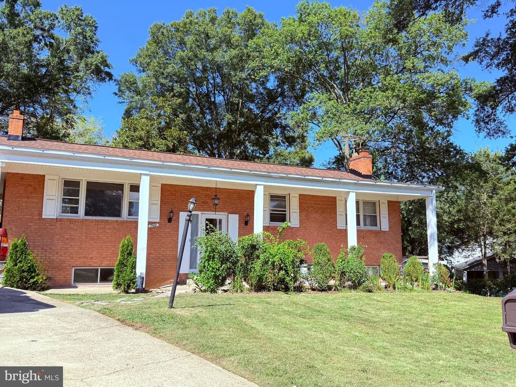7100 MURPHY CT, Temple Hills, MD 20748