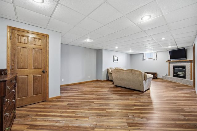 1520 Ranmar Court, Ely, IA 52227