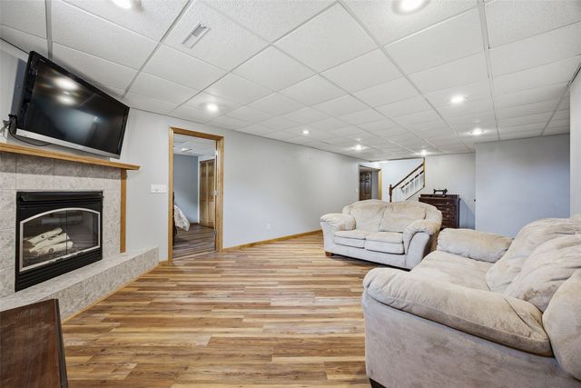 1520 Ranmar Court, Ely, IA 52227